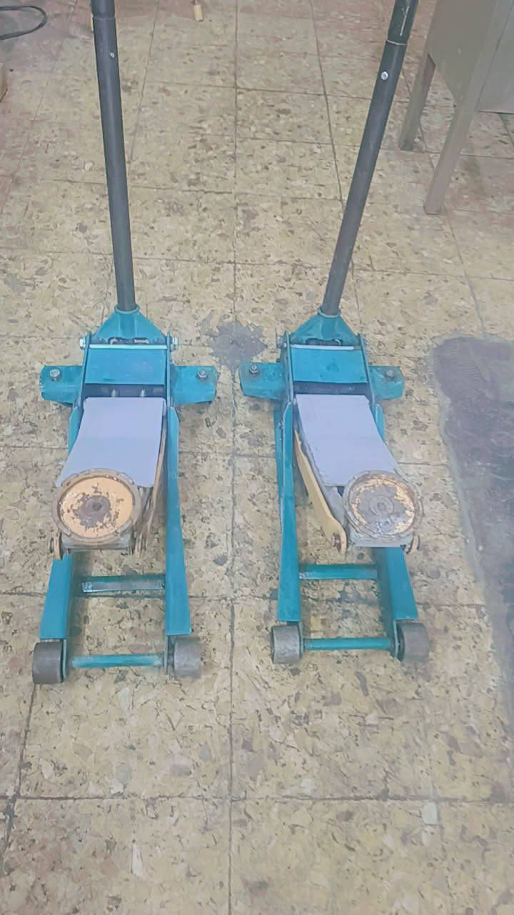 السلام عليكم اغاتي جكات عدد اثنين للبيع حجم تلاثه طن انتاجهن ٢٥نضيفات وومصلحات ابد السعر ٢٠٠ مكاني بغداد قرب بوابه الكاظميه ***********
