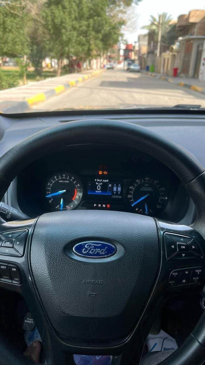 فورد اكسبلورر بوليسي 4WD - بيع فقط مستعجل 🚨
الموديل: 2017
اللون: رمادي
الممشى: [80 الف] ميل
المحرك: 3700 (V6)
الضرر: جاملغ الايمن ، وربع البنيد راجعات على البارد، وباب السائق قطعة منه على البارد (بدون صبغ).
السيارة رقم بغداد باسمي، والتحويل ثاني يوم.
السيارة جاهزة من كلشي، مسويلها إدامة وما تحتاج أي مصروف.
المواصفات:
 دفع رباعي 4x4 (AWD)
 كير 6 نمر
 كراسي أمامية كهربائية / خلفية جلد
 تبريد خلفي
 نقطة عمياء + كاميرا خلفية
 بلاجيكتور + كشافات
 تحديد سرعة (Cruise Control)
 دبل صالنصة
 عدد المقاعد: 5 راكبين
السعر: 138 وبيه مجال كربلاء, العراق


**إذا كنت صاحب هذا الإعلان وتريد حذفه لأي سبب، رجاءا أرسل رسالة إلى الدعم الفني**