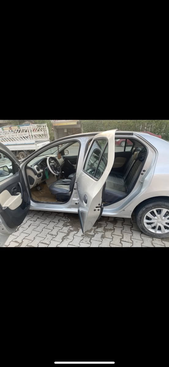 نوع السيارة: رينو سمبل
موديل :٢٠١٩
رقم : بغداد 
سنويه لسنه :٢٠٢٩
مكفولة من صبغ وعطل كير ومكينة 
دوشمه جديدة سياره كاملة مابيه اي نقص
***********
