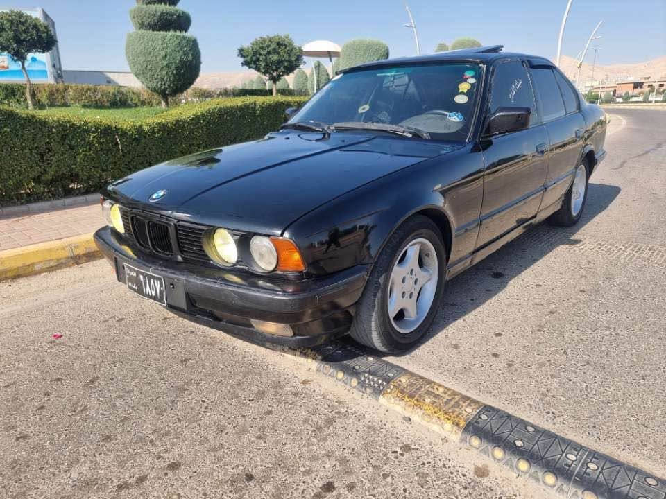 BMW
520ێاڕم پلاستیک سلێمانی مۆدێل١٩٩٣بە هەیکە530 مەکینەو گێڕی 520 گێڕومەکینە و ێاڕم و ئەوەلیات بەشەرت دەحم و لێدراوی هیج نیە گێڕحادیە زۆر بەقووەتە تەقەو ڕەقەی هیج نیە سەیارەکە زۆر مەسبووتە مەسروفی نیە سحری 27گەڵاو محامەلە شوێن سلێمانی *********** السليمانية, العراق
