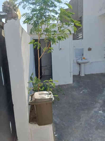 دار زراعي للبيع رقم بلدية المساحة ١٦٥متر الواجهة٧ ونص مترمقابل دور الثلاثين السعر ٤٣ مليون بي مجال بسيط للاستفسار مراجعة مكتب علي البياتي للعقار مقابل معارض السيارات اوالاتصال بالأرقام ***********و***********
