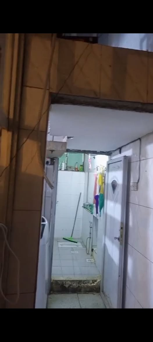 بيت للإيجار في منطقة البلديات الأسمنت المساحه ٧٥م طابقين استقبال ومطبخ وصاله وصحيات خارجية وصحيات بالداخل وغرفتين نوم الطابق الثاني للاستفسار الاتصال على الرقم *********** متوفر واتساب
