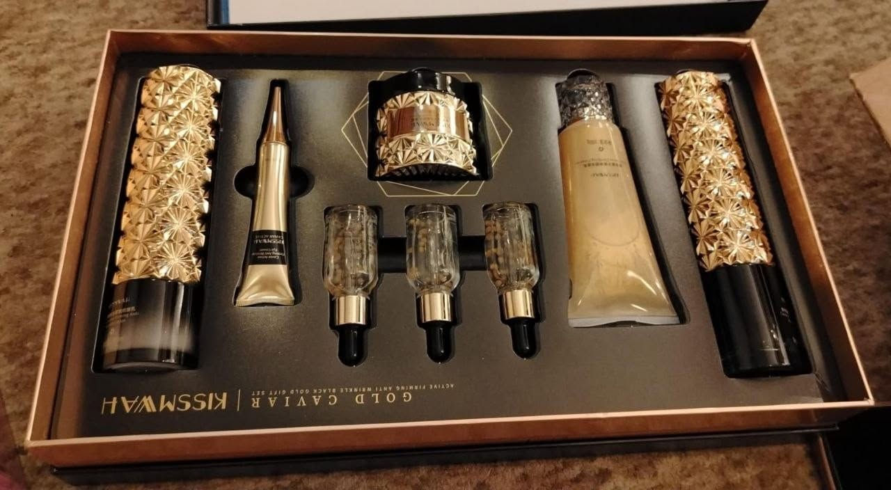 هذه مجموعة هدايا مستحضرات تجميل من ماركة كيس موا (Kissmwah) تتميز بتغليف ذهبي فاخر، وتحتوي على العديد من المستحضرات للعنايةبالوجه.تتضمن المجموعة كريمات، سيروم، ومستحضرات أخرى مصممة لترطيب وتجديد البشرة.تأتي المنتجات في عبوات مزخرفة بلمسات ذهبية، مما يجعلها خياراً ممتازاً للهدايا.يمكن استخدام هذه المجموعة كجزء من روتين يومي للعناية بالبشرة للحصول على مظهر مشرق.
السعر 15الف 
يوجد توصيل لجميع المحافظات3الاف


**إذا كنت صاحب هذا الإعلان وتريد حذفه لأي سبب، رجاءا أرسل رسالة إلى الدعم الفني**