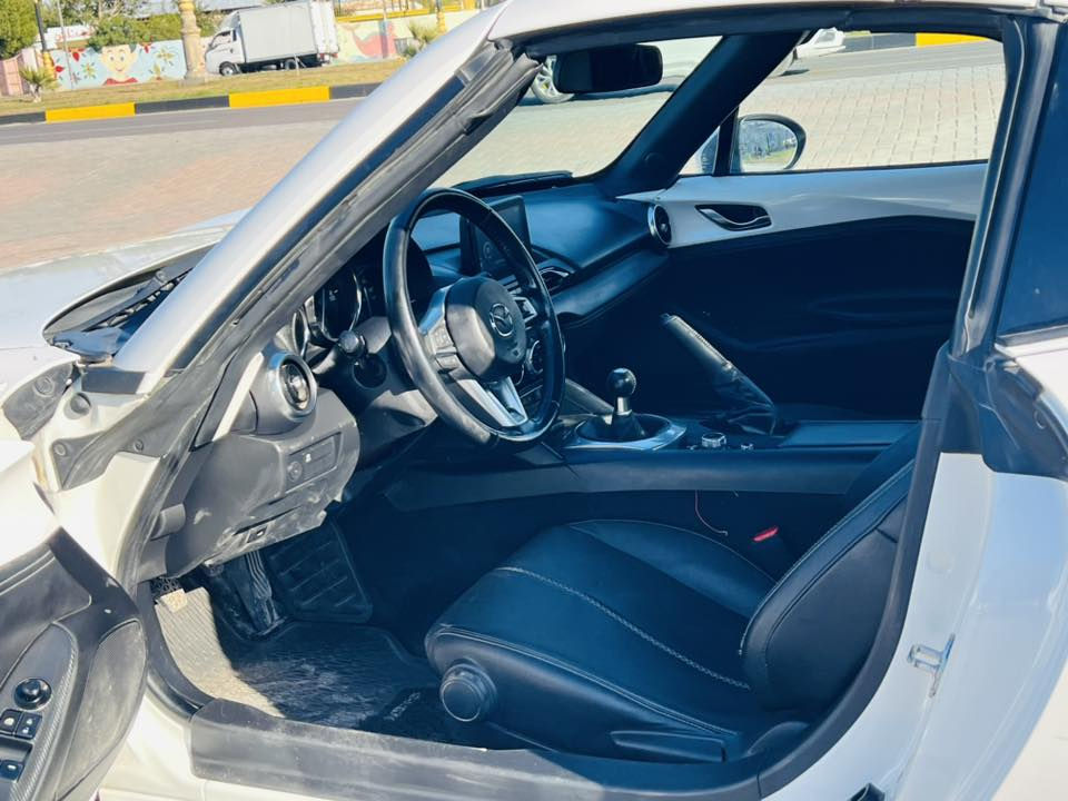 السلام عليكم
للبيع او المراوس حسب القناعه 
مازدا مياتا MX-5 رياضيه كوبيه كير عاااادي 
موديل2022 رقم اربيل بأسمي سنويه وهزه كله جديد ماشيه 11 الف وارد امريكي بيه تلث قطع صبغ جاملغ وبنيد وجاملغ خلفي وبارد بسيط بالجاملغ الخلفي الثاني 
فووول مواصفات بصمه شاشه ابل كار بلي كشنات تدفئه سستم صوت bose تحكم ماوس بالشاشه فول تحكم ستيرن لايت زنون عالي ناصي مكينه 2000cc تنفس طبيعي مع كير سبع نمر مع البك اكسل السياره يعني صاروخ ارضي جاهزه على آخر حبايه 
السعر 108 وبيه مجال بسيط
للاستفسار الاتصال ***********
العنوان كربلاء المقدسه حي الاطباء
