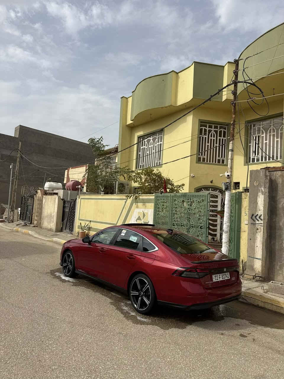 سلام عليكم 
بدون صبغ بدون دواخل بدون ايرباك جدا نضيفه ومناسبه 
هوندا اكورد سبورت  هايبرد
موديل ٢٠٢٤
ماشيه ٦ الاف فقط
رقم بغداد. تخويل ثاني يوم
سياره ترايه زيرو بدون نقص
تعديل بنيد بارد وقبق جنطه بي تكحيل كارت  تصليح درجة اولى متعوب عليه. ومثل مشوفون نصبه  مال سياره
مكانه الديوانيه ام الخيل
للاستفسار  واتساب او خاص 
***********
١٩٩$ وبيه مجال بسيط شباب سياره جديده
