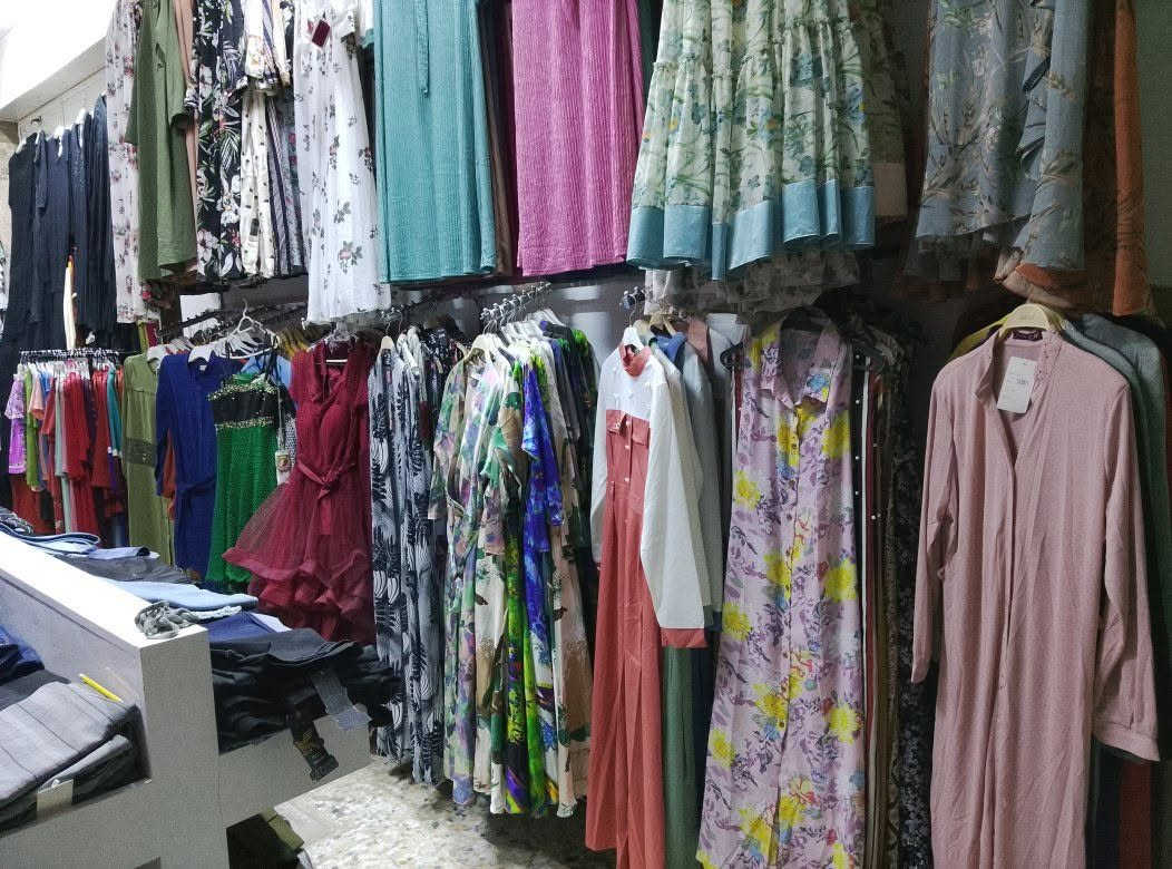 تصفية مجمع ملابس نسائية 
***********

