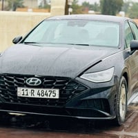 سوناته ٢٠٢٣ بيها قطعتين بنيك جاملغ بدون دواخل سياره جديده جاهزه رقم بغ...