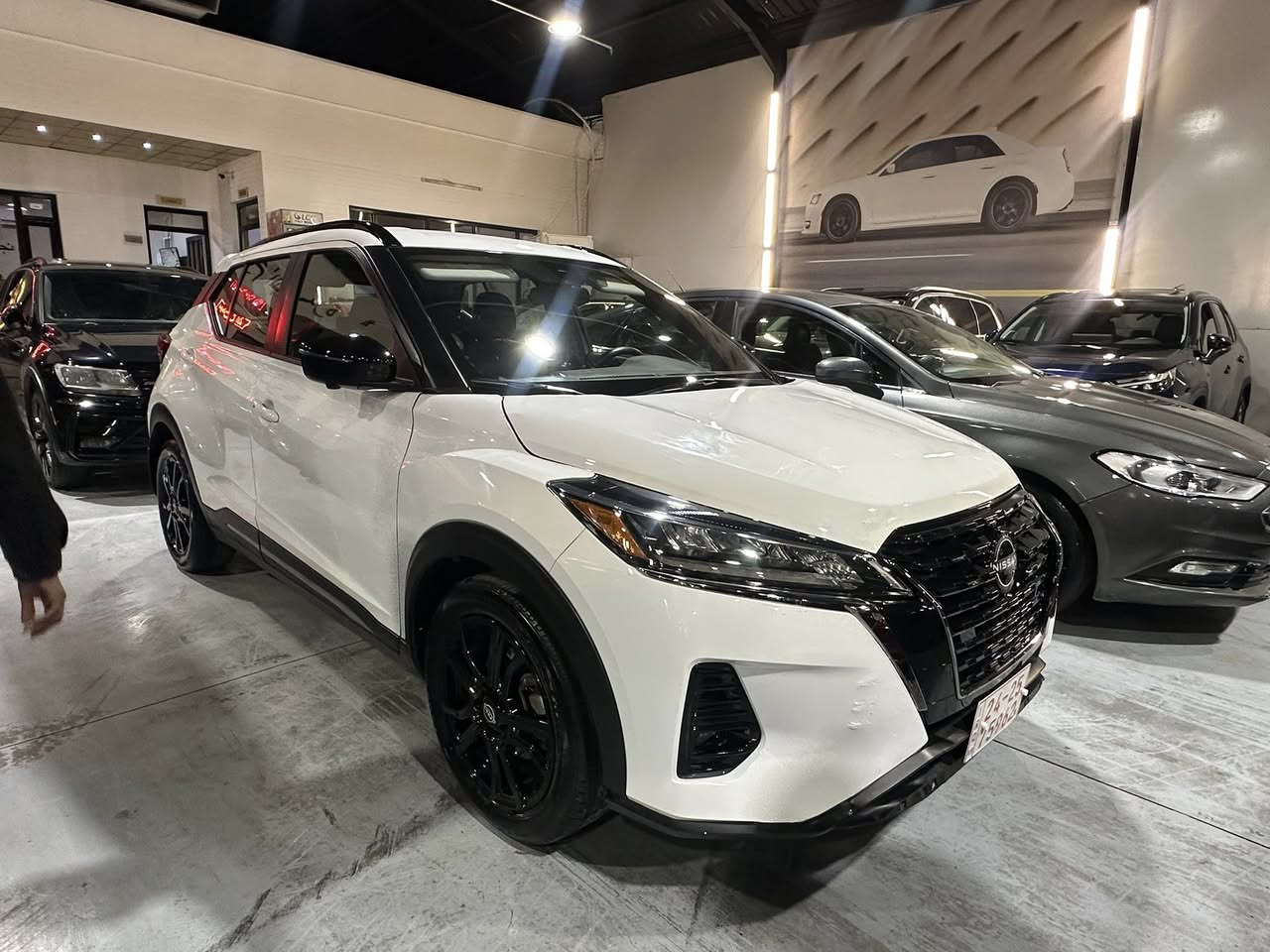 Nissan kicks Sr 2023.                                                     بدون صبغ بدون ايرباك بشرط
***********
أربيل معرض نجوم البصرة
