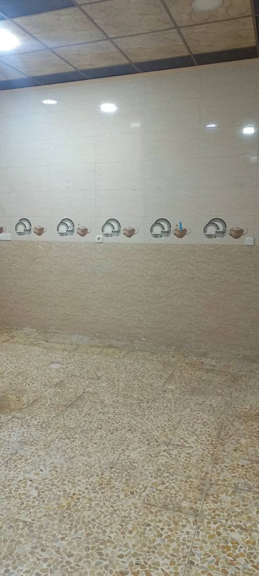 دار للايجار حي الشيماء بالقرب من جامع الشيماء
 طابق ارضي معزول مساحة الدار 100متر 
غرف نوم هول حمام مطبخ مخزن 
 للاستفسار الاتصال على الرقم 
 ***********5
