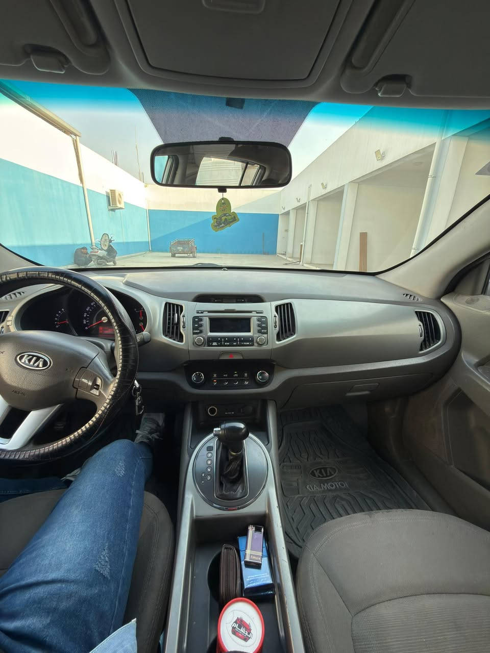 سلام عليكم
سبورتج 2012 خليجي محرك 2400 موصفات ال خليجي معروفه 
السياره بيه صبغ جاملغ أمامي قفط بدون اي دواخل بيه جراد بل قماره ال سياره كلش جديده الصدر و حداديه 100‎%‎
رقم كربلاء الجديد مشروع وطني اي محافظه دتحول هزه سنويه جديده تحويل مباشر 
خابرني وعيوني الك سعرها 115 وبيه مجال بسيط 
رقمي:  *********** هاذا واتساب قفط
*********** هاذا اتصال قفط
