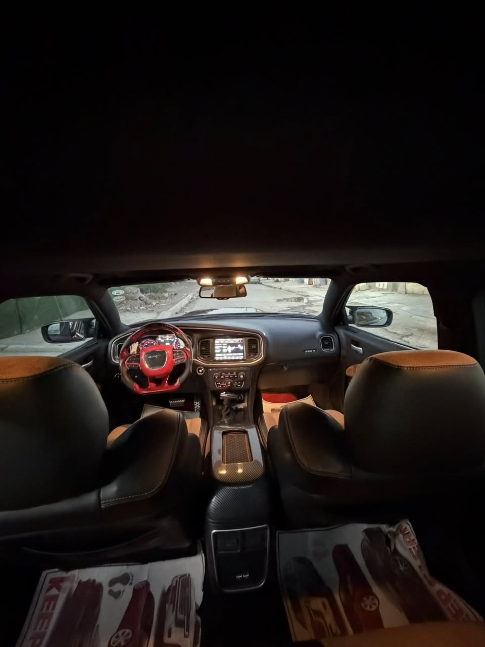 نوع السيارة : جارجر سكات باك ( وايد بدي اصل ) 🔥
سنة الصنع :  2021 

المسافة المقطوعة : 39 الف ميل

موقع السيارة 📍: ( بغداد )

رقم هاتف صاحب السيارة :  
***********

حجم المحرك ⚙️ : 6400 / V8

ناقل الحركة ⚙️ : اوتو / 8 نمر

لون السيارة :  كرزي ( مميز ) 🍒

المواصفات فووول :

- - سلايد روف ( فتحة سقف ) 
- - شاشة كبيرة كار بلي 
- - كاميرا 
- - حساس خلفي
- - رادار جانبي ( نقطة العمياء ) 
- - تشغيل عن بعد
- - اويل كاج كان
- ⁠-دواخل كاربون فايبر
- - كشنات كنتارا ( حضن ) 
- - تدفئة وتبريد كشنات 
- - سستم سماعات الباين 
- - شيفتات ستيرن
- - سبورت مود + تراك 
- - ويل 20 
- - فجوج بريك بريمبو
- 
- السياره عليها برمجة و تفريغ وولف حماوة ريسنك

————————————————-
رقم السيارة : اربيل الجديد
( باسمي ) / تحويل مباشر ✅

حالة السيارة : وارد امريكي ( جاملغ بنيد )
