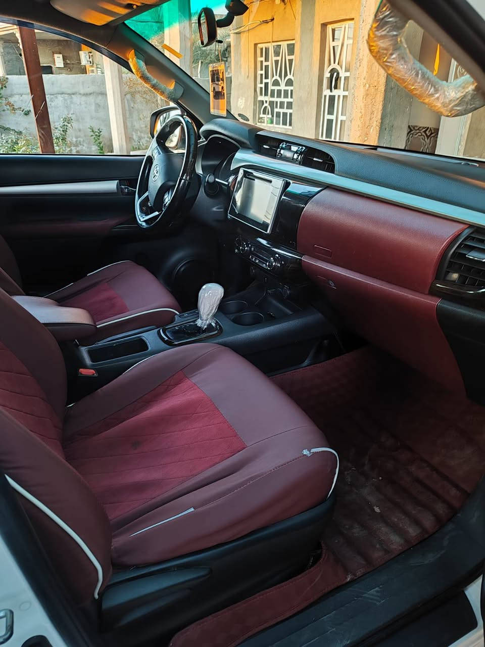 تويوتا هيلوكس شركة سيد نهرو ام البطل فول مواصفات كير اوتوماتيك موديل 2020سنويه لحد2031 مجدده هزه وبراد جديد صار اسبوع مكفوله قطره سبغ مابيه ولا بارد محرك مكفول وضع شركه سعر 290 ورقه مكان ديالى ناحية العظيم السياره سنويه باسمي***********/***********
