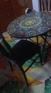 ميز • ٢ كرسي • عاج