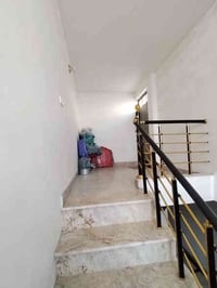 بيت للبيع في حي اور خلف نادي النفط الرياضي المساحه ١٢٠ م بناء حديث سنة...