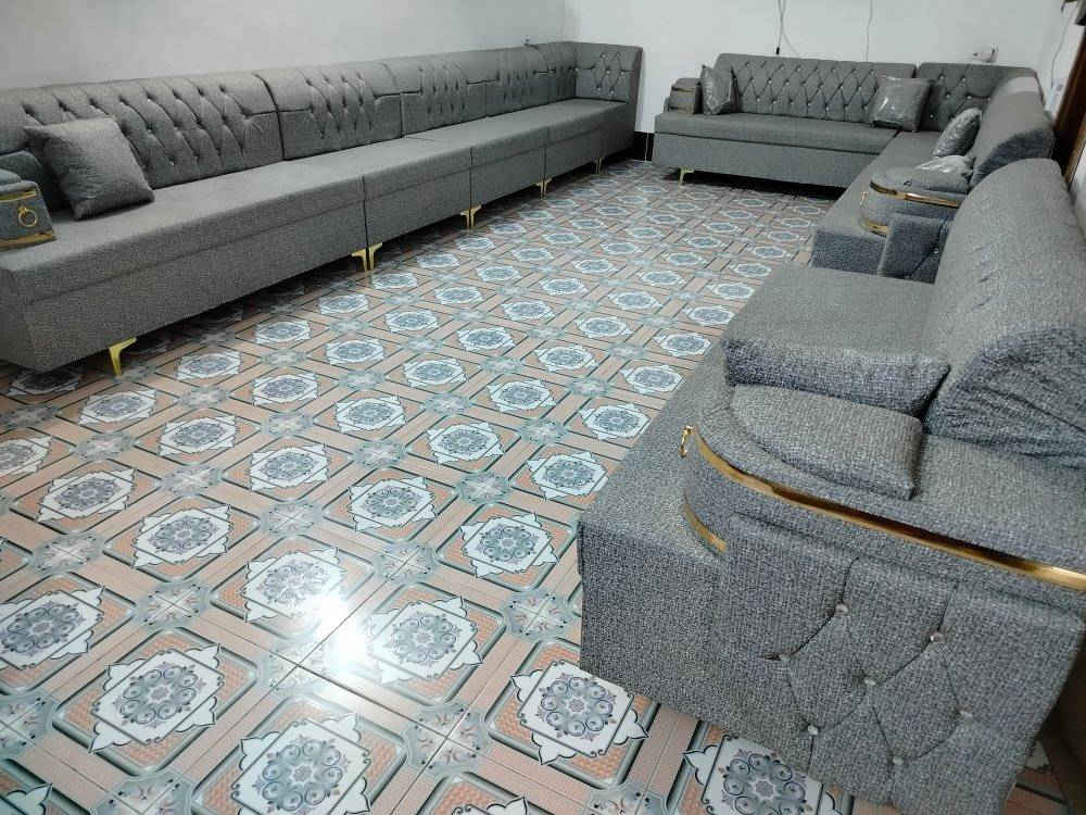 تم وصول وجبه دواوين جديده..  ديوانين  22 نفر 14 متر الموديل شانيل تركي . شغل اربيل درجه اولى كما موضح بالتصوير بلوك خشب اصلي مع كوشات عدد 6  ...الموقع شهربان بلور خلف الگراج قرب الحديقه الجديده للأستفسار اكثر الاتصال على الرقم التالي ***********
