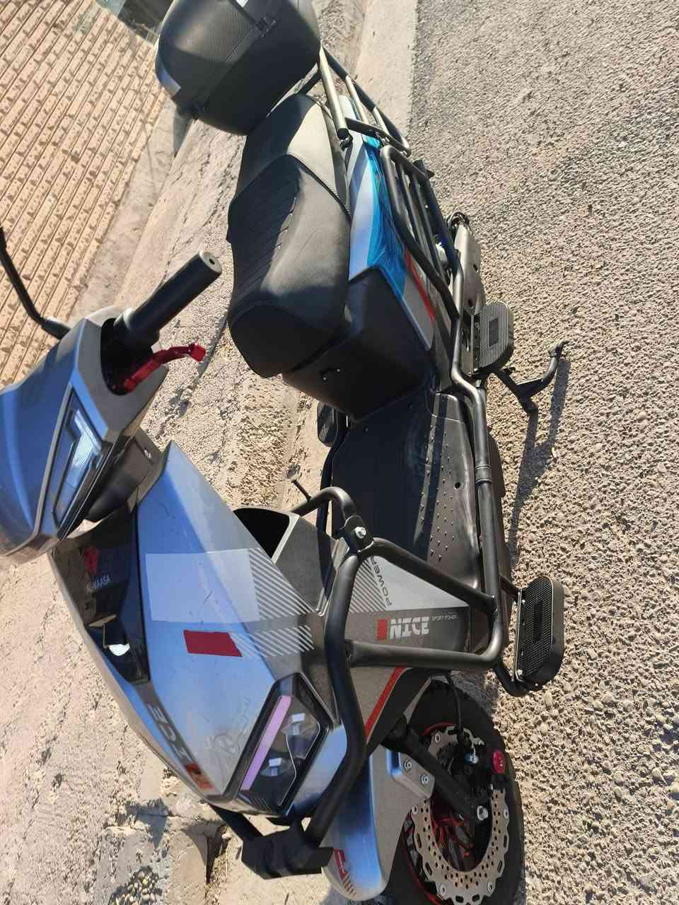 سلام عليكم البيع موطور شبح شركة الماس بعده جديد مستخدم شي قليل جدا ألون مميز جدا موديل 26 أخو جديد 6بطاريات شرط فحص سعر 750 مكان الرمادي التاميم الاتصال على رقم الهاتف ***********
