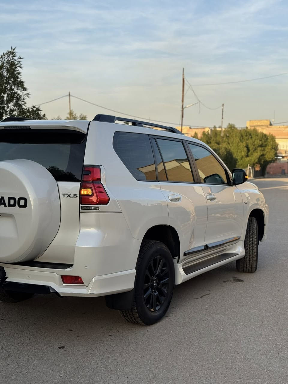 للبيع – تيوتا برادو 2023  txs
فول فول مواصفات 6 سلندر فورويل سلايد 

‏بعدها بالضمان sas

مكان :بغداد

 المواصفات العامة:

• الموديل: 2023

• المنشأ: خليجي 

• العنوان:  كلين تايتل – بدون حوادث نهائياً

• المسافة المقطوعة: 26 كم 

• الحالة: واحد على واحد – وكالة

• اللون الخارجي: أبيض 

• اللون الداخلي: بيج 

• المحرك: 6 سلندر 4.0 لتر

• نظام الدفع: دفع رباعي (4W)

رقم صاحب سيارة ***********

***********

 السيارة بحالة ممتازة جداً – نظافة وكالة من الداخل والخارج

 لا تحتاج أي مصاريف – جاهزة للاستخدام فوراً.

السعر:488 وبيها مجال

رقم السيارة:اربيل بأسمي تحويل ثاني يوم
