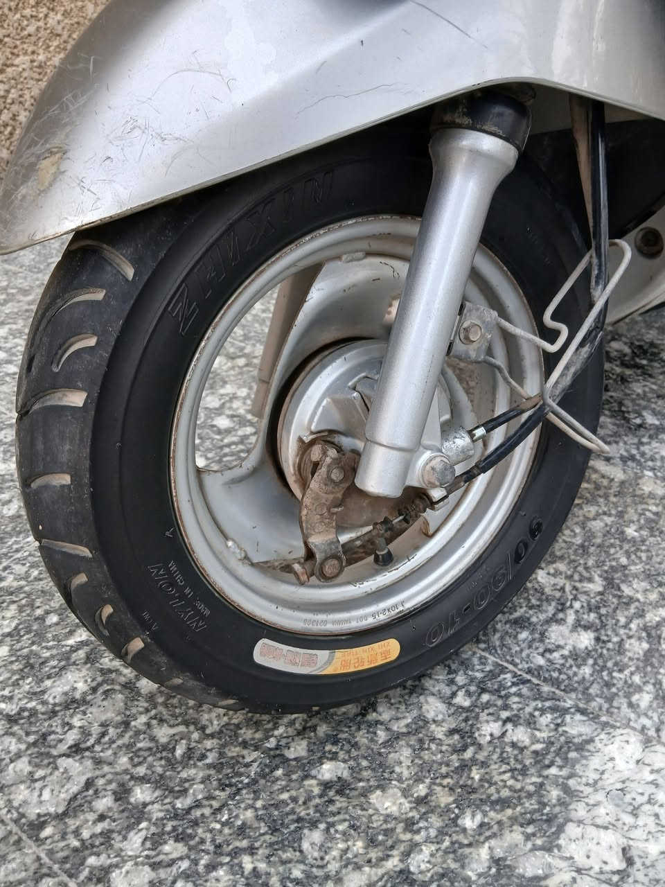 السلام عليكم
دراجة ماكس منغولي الدراجة نضيفة شغالة سلف و هندر كهربائياتها كلها شغالة من ناقصها اي شي كفراتها بلادية كيج بانزين شغال 

مكاني بغداد الشعب 

الرقم ***********

سعرها 750 وبيها مجال
