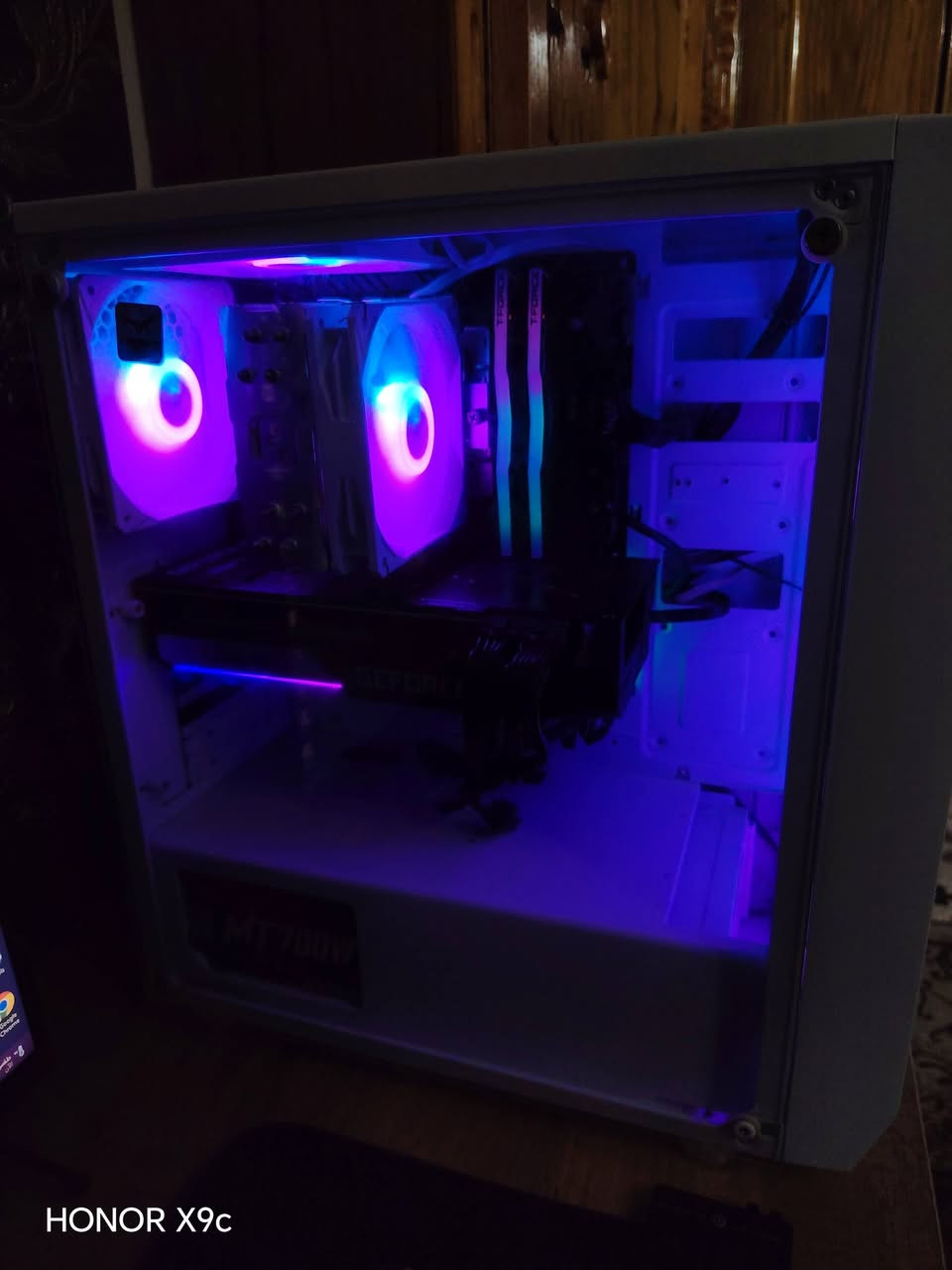 السلام عليكم ادمن فدو وفق
السعر 1,200 مليون و 200الف 
فقط تخزين قليل اما باقي موصفات جيده فقط شد وتلعب

المعالجI5 12f
البوردB660m pro 
تبريد هوئيag400
الكرتRtx3070 asus dull fan 
تخزين M. 256
البور 700 pls80
Ram 16 g 3600
Cas 6 fan معه هاب تحكم
شاشه2k 180h 27in  
ماوس كييورد سماعه  وكراتين القطع اغلبها متوجده من بورد للكرت لرام  لتبريد  وبعض الامور


**إذا كنت صاحب هذا الإعلان وتريد حذفه لأي سبب، رجاءا أرسل رسالة إلى الدعم الفني**