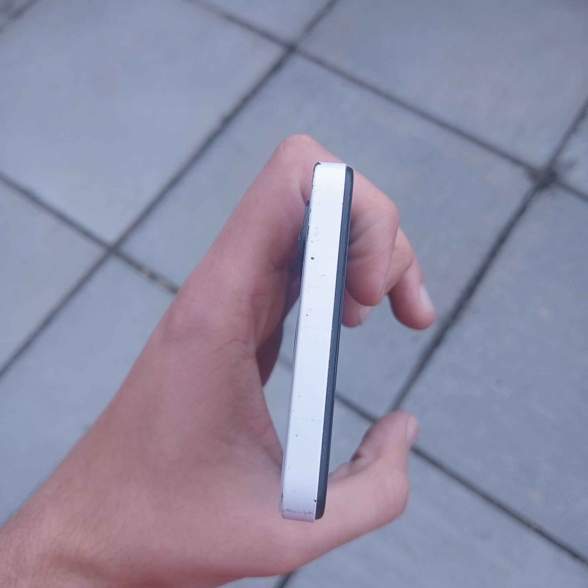 ان: تكنو سبارك 10 برو (256GB) نظافة 100% بسعر مناسب جداً
الوصف:
للبيع جهاز Tecno Spark 10 Pro، الجهاز أخو الجديد ونظيف جداً (نظافة 100%).
الذاكرة: 256 جيجابايت.
الرام: 16 جيجا (8+8 جيجا عشوائية).
الشاشة: سلاسة عالية 90 هرتز.
الكاميرا: 50 ميجابكسل تصوير ممتاز.
الحالة: الجهاز شغال طيارة وما بيه أي تعليق، البطارية ممتازة جداً.
ملاحظة للأمانة: البصمة فقط واقفة، وباقي الجهاز (كاميرات، شاشة، صوت، شحن، بصمة وجه) كله شغال فحص وتجربة.
السعر: 110.00 دينار (بيه مجال بسيط للشراي الطيب).
المكان: (بغداد مدينة الصدر ).***********
