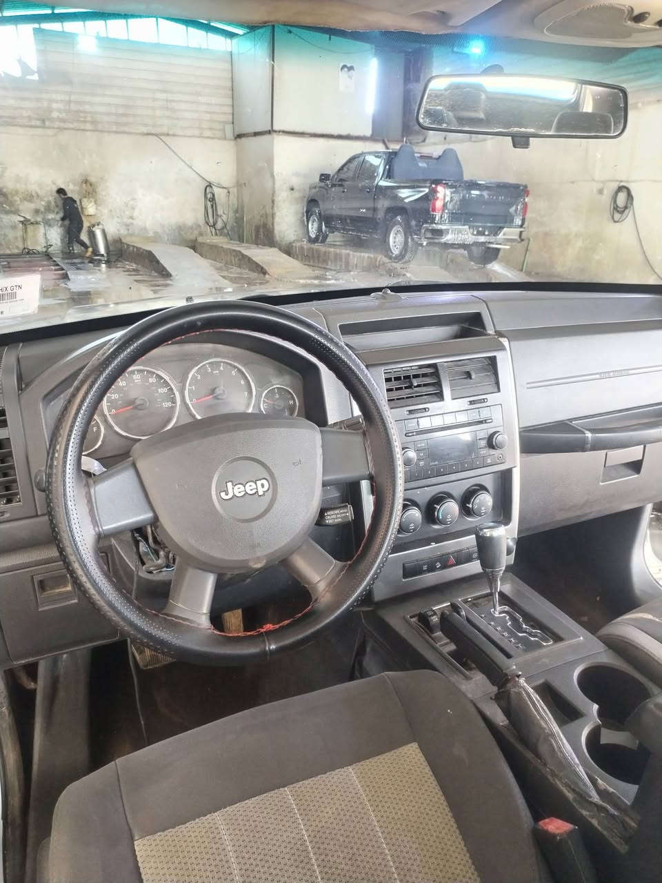 جيب ليبرتي موديل ٢٠١٠ مكينة وكير جدد حدادية جديدة تخم تاير جديد السنوية جديدة رقمها بغداد تحويل ثاني يوم سعرها ٩٥ ورقة والتحويل ثاني يوم والشراي يتصل على هذا الرقم ***********
