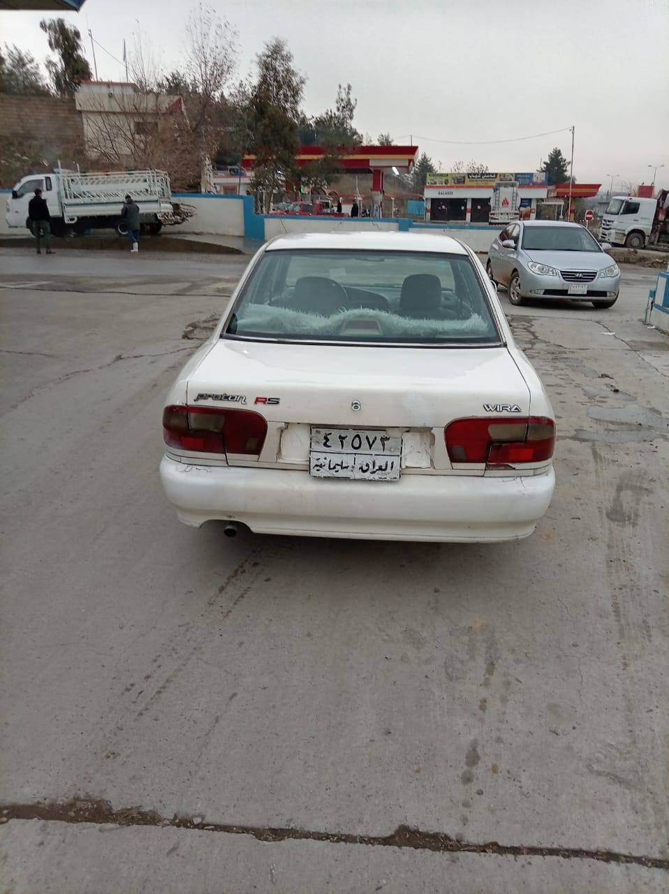 پڕۆتۆن مۆدێل 2002
ڕەقەم سلێمانیە. ساحیب سەنەوی لە چواڕ قوڕنەیە  
گێڕ عادی 
بەشەرتی گێڕ و مەکینە 
توندوتۆڵە 
دوو سێ پەڵە بۆیاخی هەیە لە بەشی پێشەوە ،
سەنەوی بەسەر چووە 
بەشەرتی بەناو کردن
نرخی $29 و مجالێکی تێدایە .
80 هەزار غرامەی لەسەرە 
سەیارەکە خاوێنە هەرکەس ویستی تێل  بکات. ژ.م 
0750 1210331 بشدار, السليمانية
