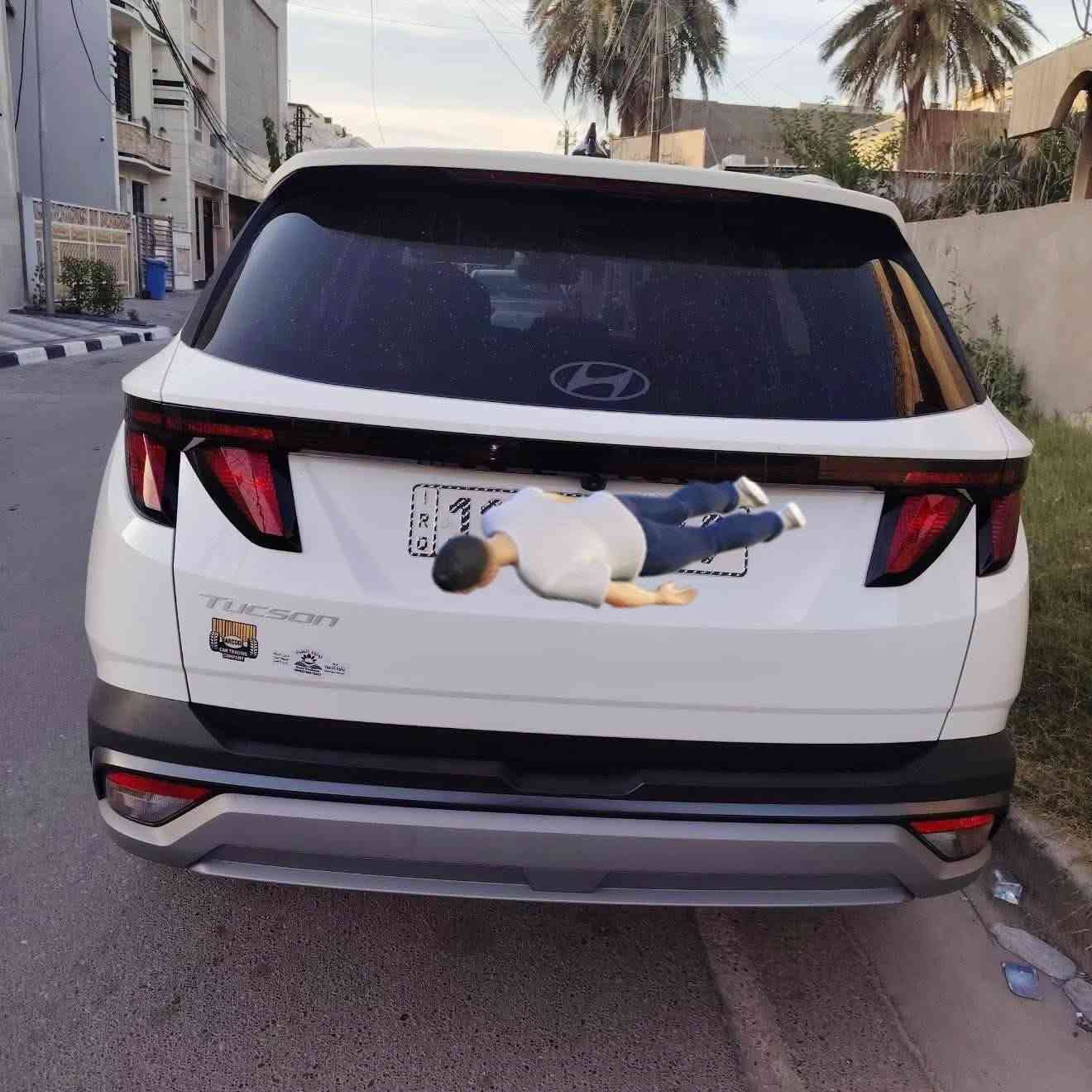 هونداي توسان SEL نضيفة وجاهزة بيضاء اللون 
موديل 2025 وارد أمريكي
محرك 2500
ماشية 8000 كم
حادث باب
صبغ باب ونصف جاملغ والجاملغ الأصلي راجع
صبغ دوسة
بدون ايرباك
لون أبيض صدفي
تبريد قطعتين وتبريد منفصل
دشبورد متصل مع شاشة كبيرة
هيتر كشنات
شاشة تحكم تبريد لمس
رادار تفاعلي 360 درجة
أوتو هولد
نظام منحدرات
تحديد مسار
كروز سيطرة
لايتات زينون
كشن سائق كهرباء
جنطة كهربائية
بصمة تشغيل
بصمة أبواب
نظام ترحيب
سايد بريك دكمة
بيع أو مراوس بأقل

مرقم بغداد ذوي شهداء بأسمنا شخصيا   بأسم الحجية 
سنتين تتحول بأسم المشتري + وكالة بالسيارة

🟥 الـسـعـر 190 ورقة 
بيع او مراوس بشي اقل

مكاني: بغداد حي الجامعة
الشراي يتصل على الرقم : ***********
