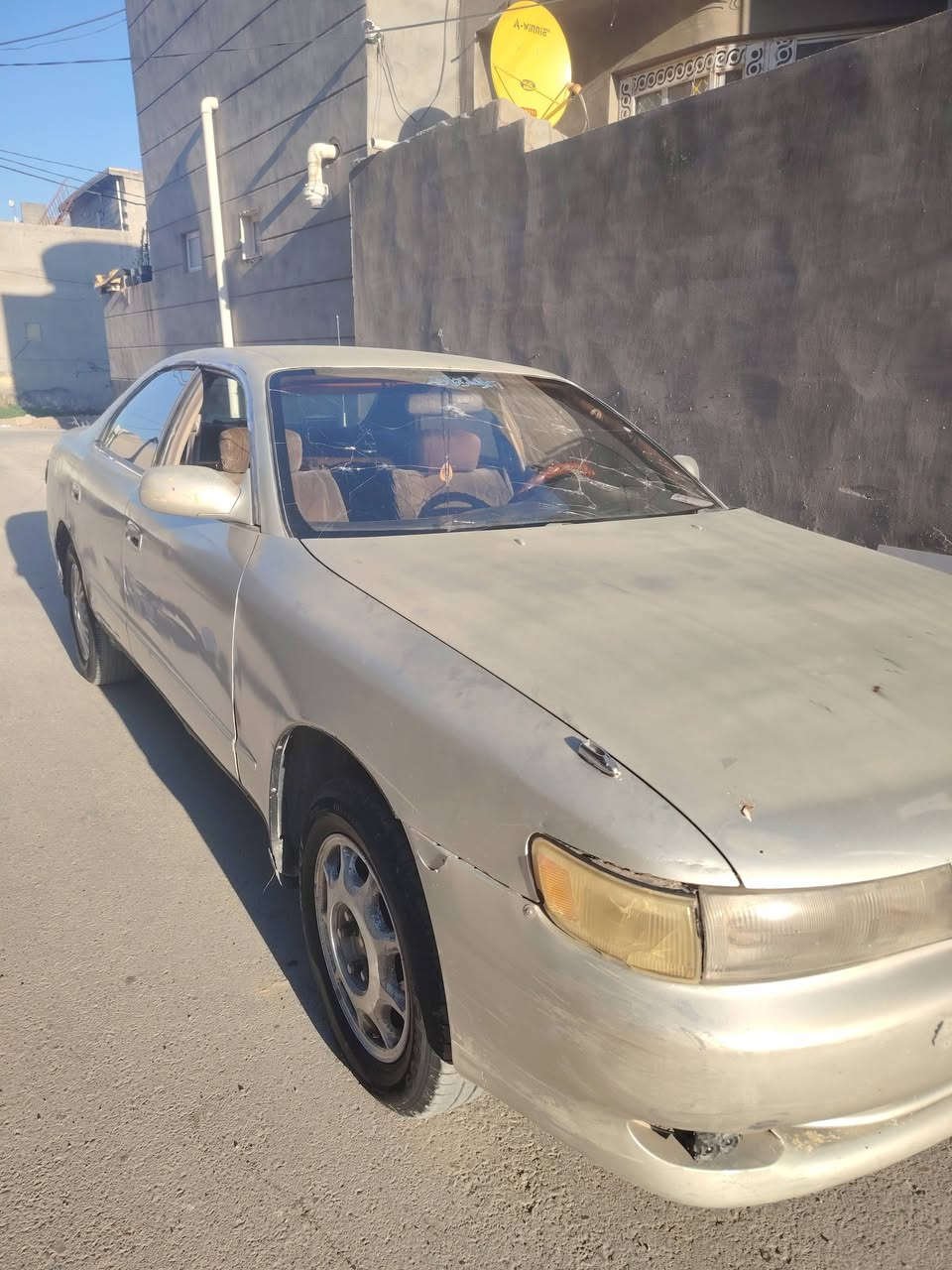 السلام عليكم سيارة شيزر نفخ كير ومحرك ٢٥٠٠ رقم كركوك تحويل مباشر سنوية ساقطة محتاجة جامة أمامية وكبل للهزة كهربائيات جاهزة سعر ٤٠ للاستفسار الاتصال على الرقم *********** مكان السيارة ديالى بعقوبة
