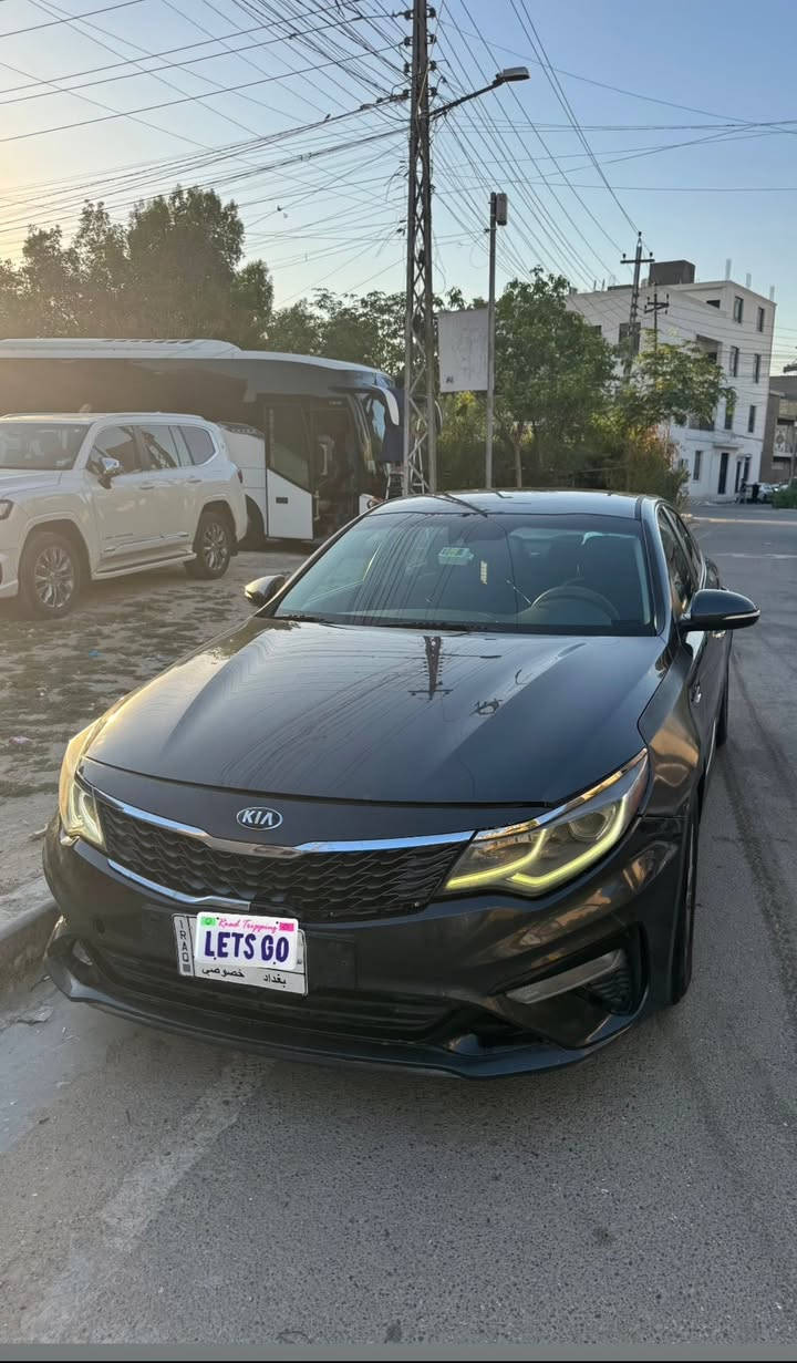 السلام عليكم 
كيا اوبتيما ٢٠٢٠ fe 
كلين امريكا بيها حادث داخل العراق قطعتين بنيد و جاملغ
خوارج السيارة بحالة متوسطة
السيارة محرك و كير وتبريد بحالة فوق الممتازة كله دهن وكالة وبانزين محسن رقم بغداد
السعر المطلوب ١٣٠ وبيها مجال بسيط جداً جداً ***********
