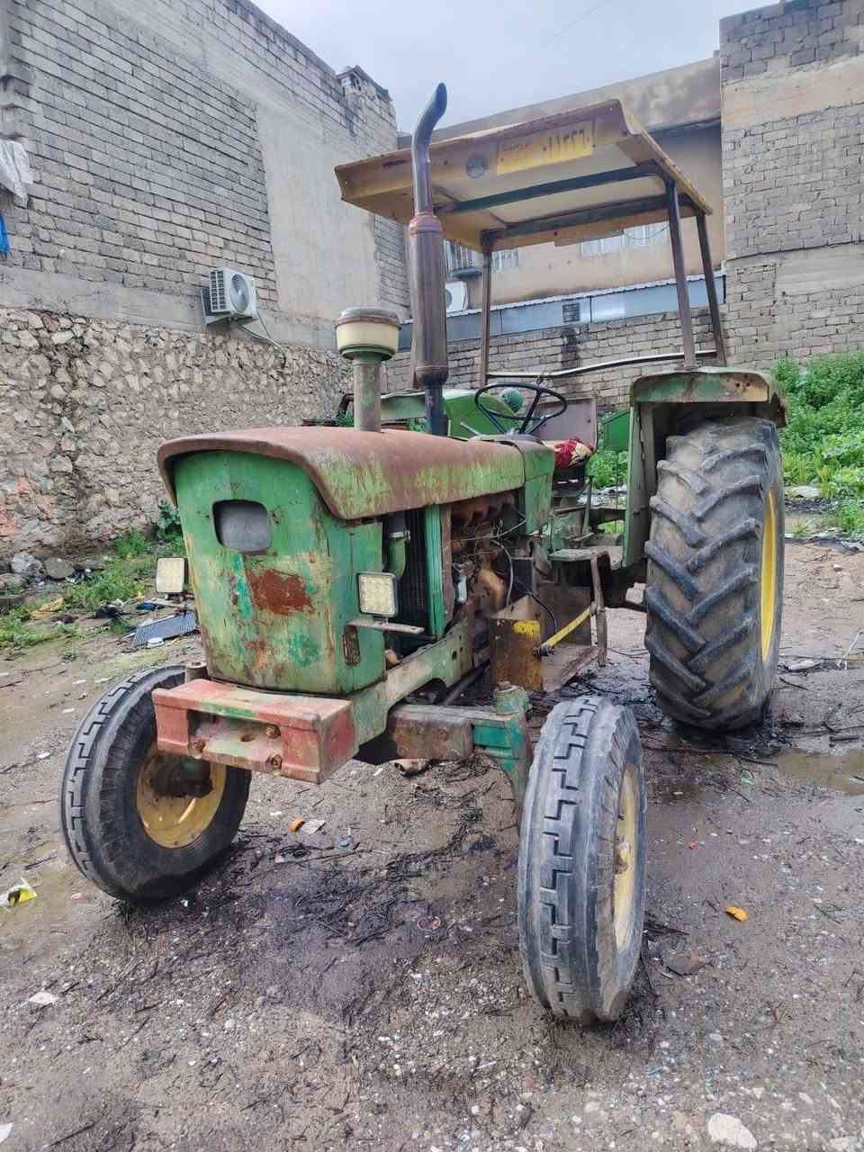 تركتر جوندرير
 موديل 79
 محرك 82
رقم وسنويه جديد
رقم نينوى باسمي ***********
*********** 
مكان موصل
