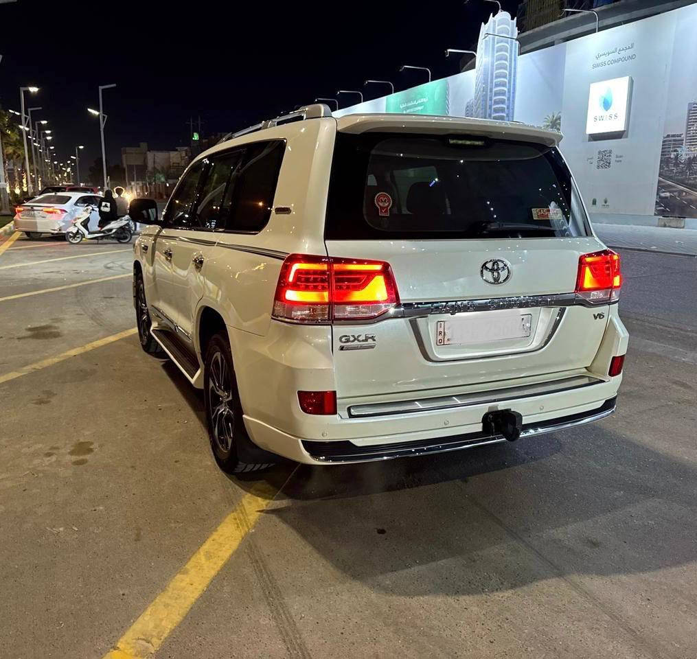 لاندكروز 2021 GXR شركه SAS
فول مواصفات 
خليجي كفاااله عامه من دعاميه للدعاميه 
 
كشنات جلد فتحه ثلاث قطع تبريد صندوق كهرباء كاميرا خلفيه شاشه ابل كار بلي بلوتوث واي فاي خزن ميموري 
مري جانبيه كهرباء فورويل مودات قيادة ثلاجة 
لايتات زنون ليد نهاري كراند تورنك شاشه ليزريه 

رقم بغداد  تحويل مباشر 
السيارة جداً نظيفه  
محرك 6 سلندر 4000 
السعر 566 مكان السيارة الغزاليه ***********
