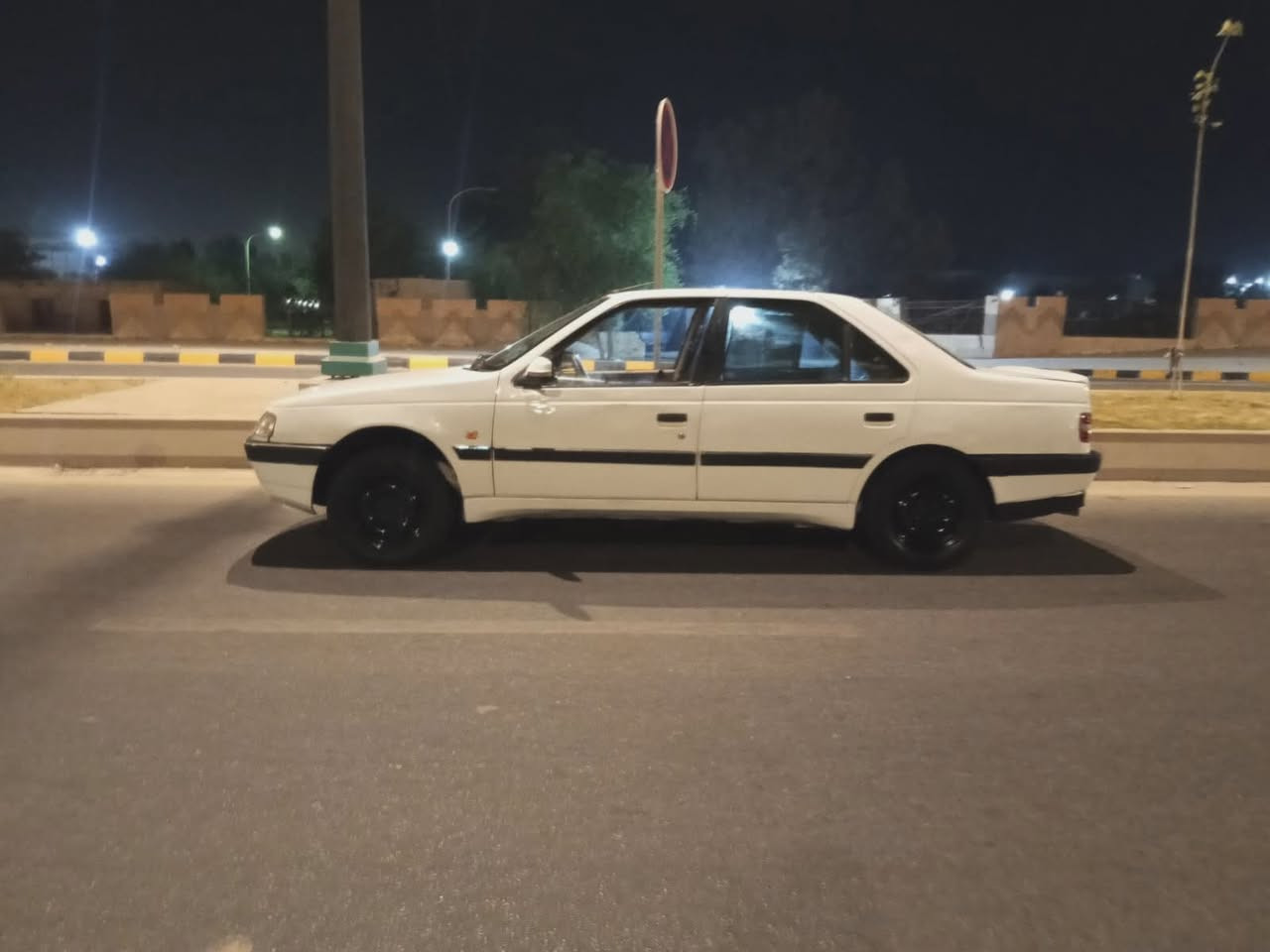 سلام عليكم 405 GLX مديل 10 كفالة عامة رقم نجف مداور ثاني يوم تبريد ثلج ❄️ مكينة كير جدد بلكارتون غرفة جديدة كهربائيات فوول زنون عالي ناصي  ***********
