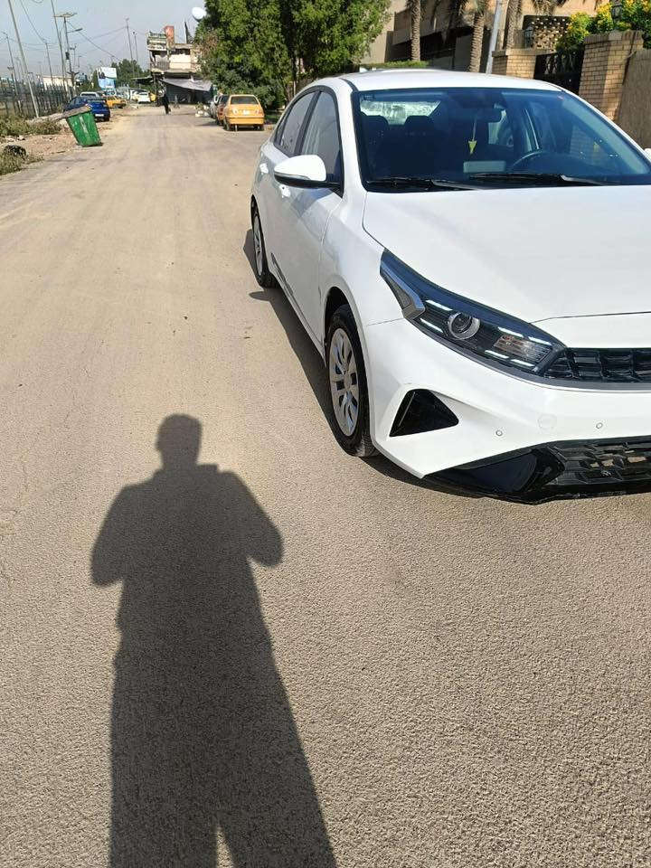 السلام عليكم
سيارة سيراتو موديل 2024 السياره حلوه مرتبه مكينة 2000 رقم بغداد انكليزي 
السعر. 165 ورقة وبيه مجال 
المكان بغداد مدينة الصدر قطاع. 79 
رقم ***********
