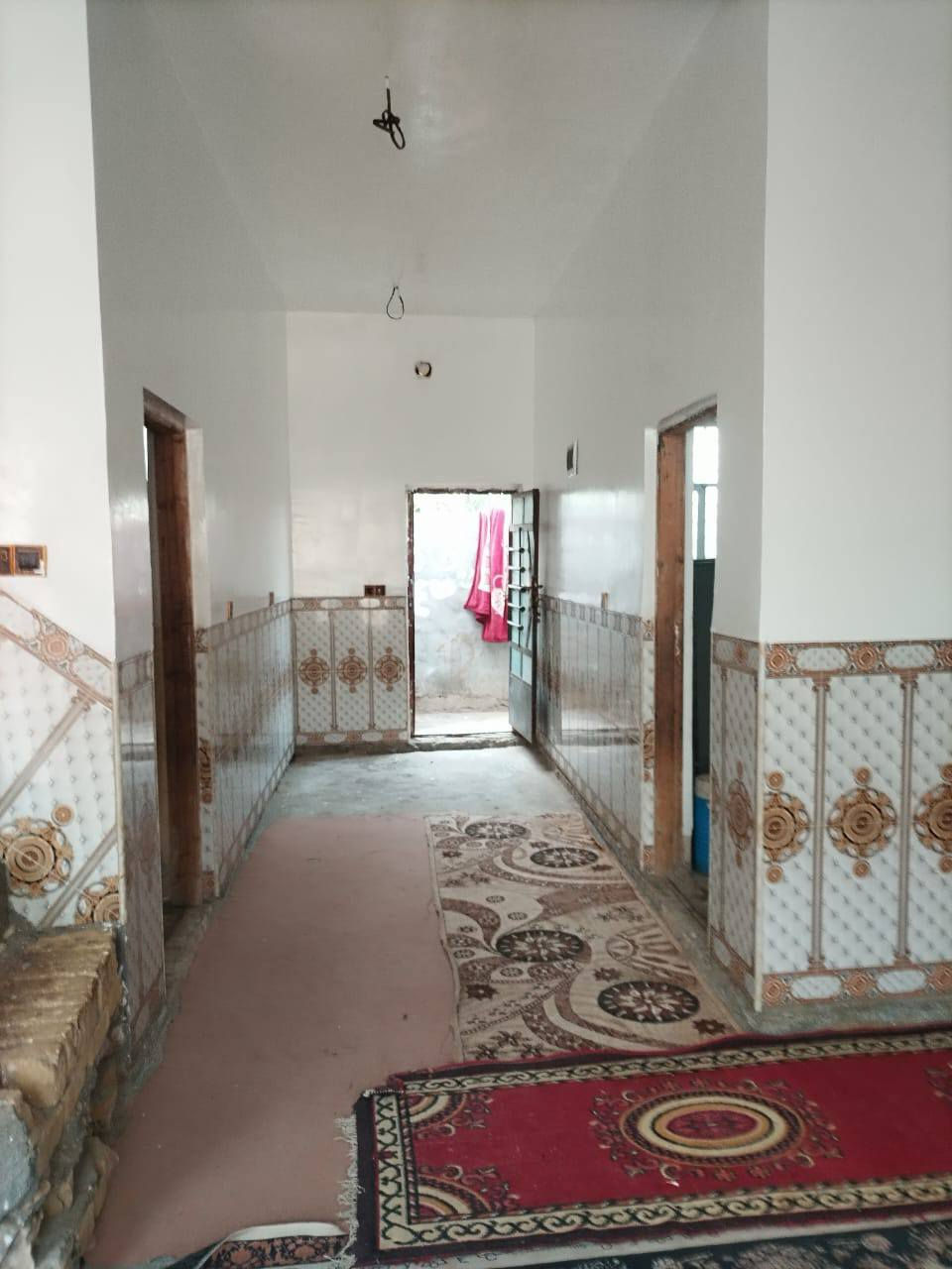 بيت للبيع مساحته 200م
قرب شارع. يا حسين 
خلف مدرسة الضياء 
متوفر كافة الخدمات 
ماء مجاري تبليط كهرباء 
للأستفسار اتصل ***********

