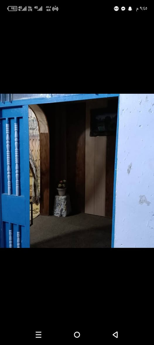 بعد التحيه والسلام (أخوان أعادة نشر 
دار للبيع رقم وصل موجود مساحه 600 متر كامل بس الدار غرفتين مع غرفة استقبال مع مطبخ+حراري+حمام وصحيات داخل+غرفة قاط ثاني فول جاهزه +خارج المنزل مخزن كبير
مثل ماموضح بالصورة السعر خاص 
هذا رقمي *********** )***********)
العنوان كركوك عمل شعبي جاي الصالحي فرع محلات توتو عالشارع (تحياتي للجميع)
ملاحظه::صور البيت ومساحته
ملاحظة ثانيه /تبليط للباب والبيت يرهم جهتين
