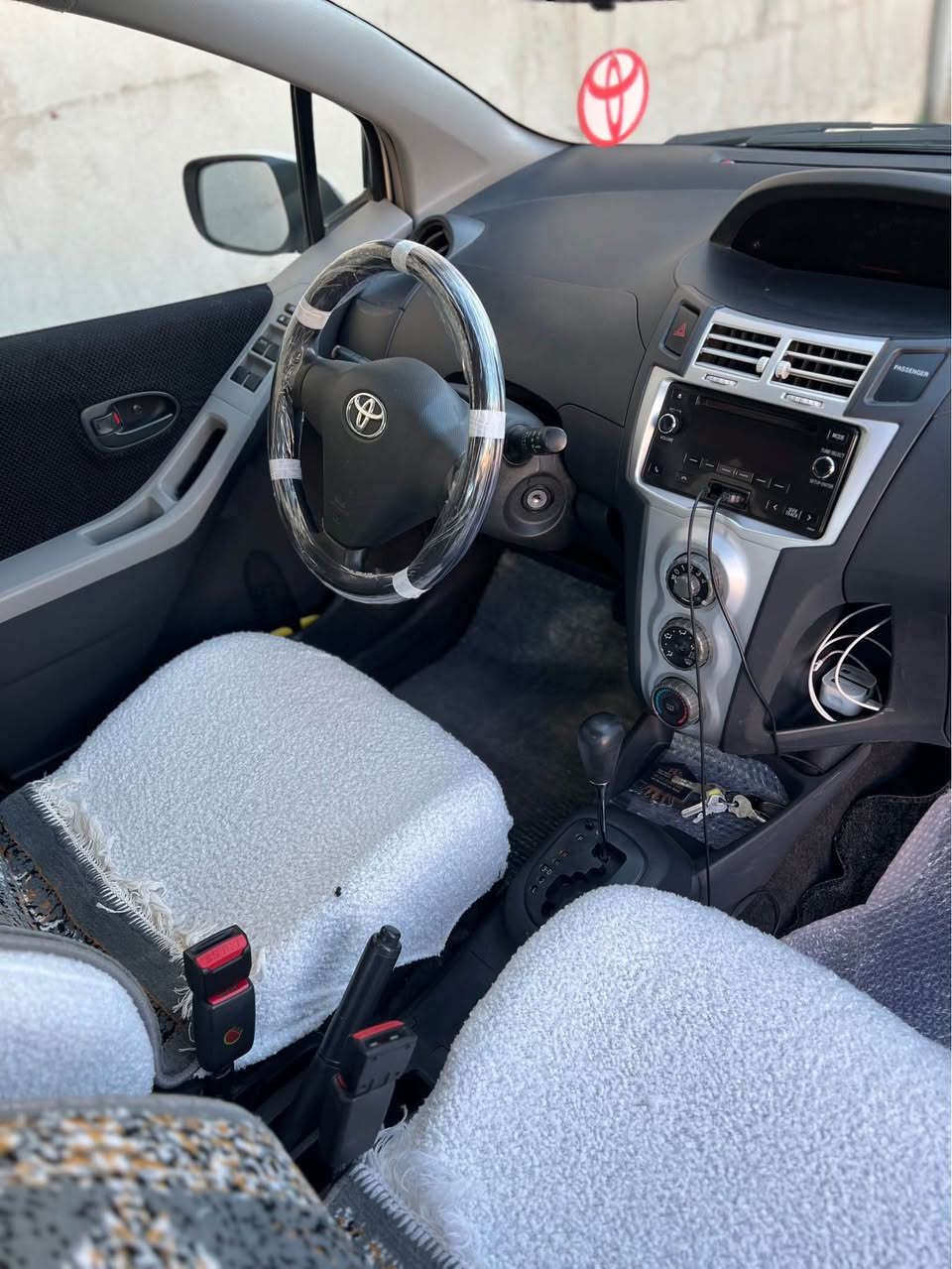 تۆیاتا یارس ٢٠٠٨
تەنها ٢١٥.٠٠٠ کم رۆشتووە
ماسەفات ٥ بالیف
گێر تۆماتتک
٤ جام کارەبای
کوشین جەگ
مەکینە گەورە
سەنەوی نوێ 
رەقەم نوێ
ژینگە ورێگاوبان نوێ
هەزە وفحس نوێ
سپێری دانەبەزیوە
چوار تایە نوێ
لە هەولێرم
رەقەم مۆبایل ***********
ڤیبەر و واستئاپ أربيل, العراق
