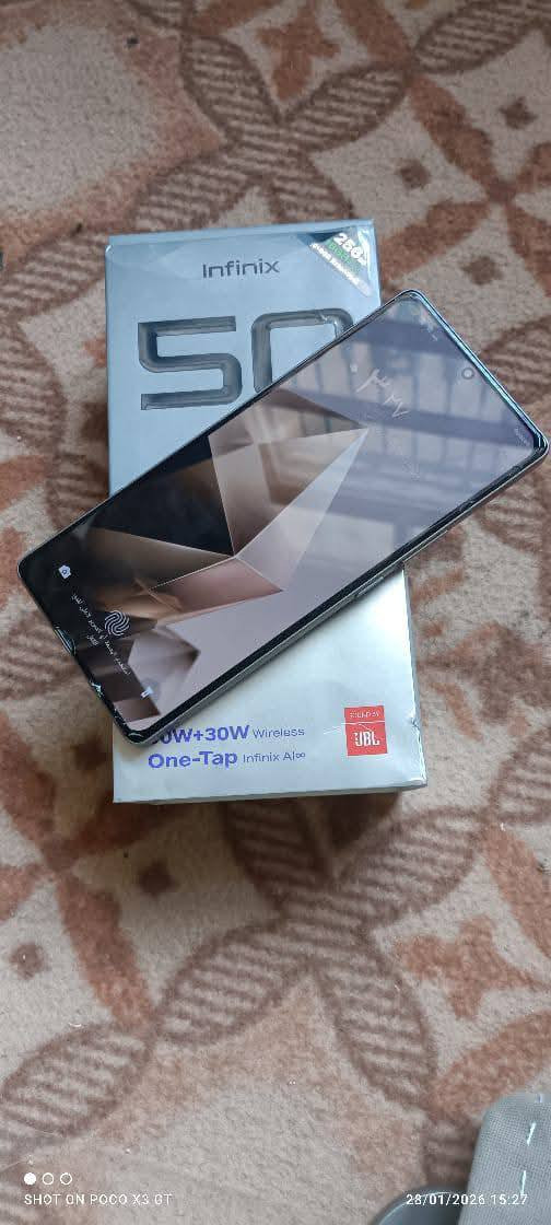 Infinix not 50 pro
جهاز غني عن التعريف 

الذاكرة 8+8+/256

شاحن سلكي 90w
شاحن لا سلكي 30w 
 
للبيع او المراوس بآيفون 💙✋


**إذا كنت صاحب هذا الإعلان وتريد حذفه لأي سبب، رجاءا أرسل رسالة إلى الدعم الفني**