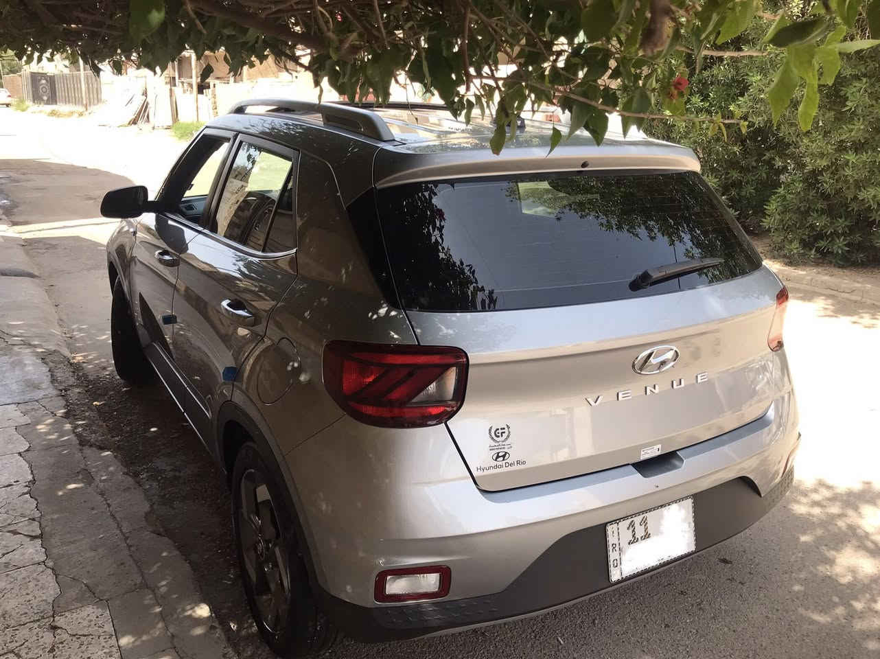 #هونداي_فينو
#موديل_2024
#مرقمة_بغداد
#دخول_جديد
#فوووول_مواصفات

  المواصفات 

1- بصمة 
 2- فتحه سقف (سلايت)
3- داخل لونين 
4- شاشه كبيرة كامرة دوارة 
5- فول  تحكم ستيرن جهتين  
 6- ويل كروم 
7- شاشة كبيرة كاربلي +اندرويد 
8- نظام انذار
9- مانع انزلاق
10- تراكشن منحدرات
11- وضعيات قيادة  
12- رادار تحذير جانبي 
13- رادار خلفي
14- رادار امامي
15- تحديد مسار 
16- مكينة 1600 دبل نوزل 
17- حمالات سقف
18- حساس خلفي
19- دبل بصمة 

 و السيارة جديدة جدا و السيارة اجمل و أحلى بكثير من الصور و الحادث خفيف صور الحادث مرفقة مع الصور 
السعر 145 و بها مجال بسيط الاتصال ***********

📍المكان : بغداد , الدورة
