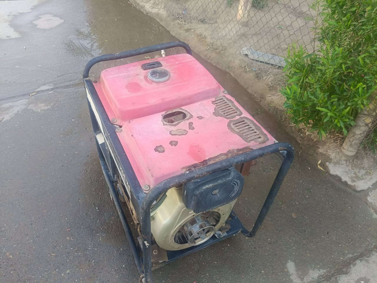 مولد كاز للبيع شغال نضيف سعره 300/////***********
