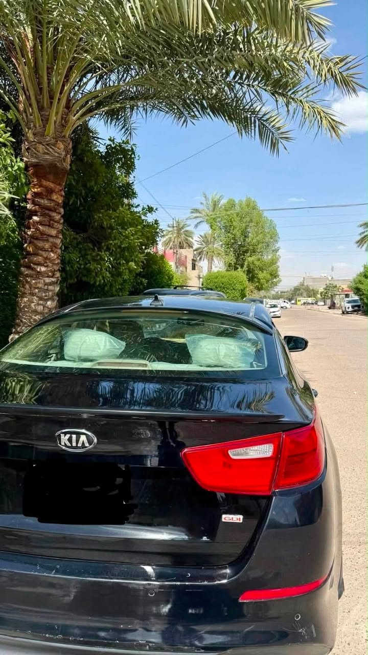 كيا اوبتما موديل 15 محرك 2400
ماشيه 154ميل 

حاذثها جاملغ امامي  موجود بالصور فقط 

بالعراق ما بيها حادث  رقمها بغداد انكليزي باسمي 

سونر موجود سعر 108وبيها مجال 

***********
