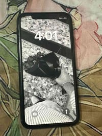 xr للبيع ذاكره  64 الجهاز مكفول من كلشي ممبدل ايشي بطاريه 80 فقط هذا ا...