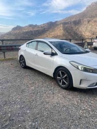 سيراتو  VIP موديل 2017  بغداد فول  ١/١ ١- حساسات امامية خلفية  ٢- شاشة...