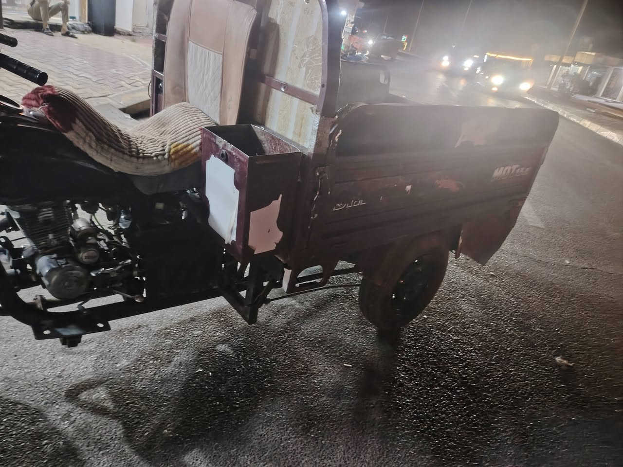 السلام عليكم ورحمة الله وبركاته
ستوته للبيع موديل 20
نضيفه مال شغل كهربائيات كلها شغاله
محرك نضيف
السعر 825وريه مجال
مكاني كياره قريت العوسجه
رقمي***********
