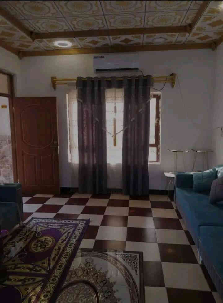 بسم الله الرحمن الرحيم اسعد الله اوقاتكم احبتي يتوفر لدينا بيت للبيع طابو زراعي عراقي تحويل مساحة 500 متر البيت قاطين يتكون من 4 غرف وديوان وصاله ومطبخ صحيات كراج وحديقة عنوان البصره ابو الخصيب مقابيل حي بغداد السعر 230 ***********.      ***********
