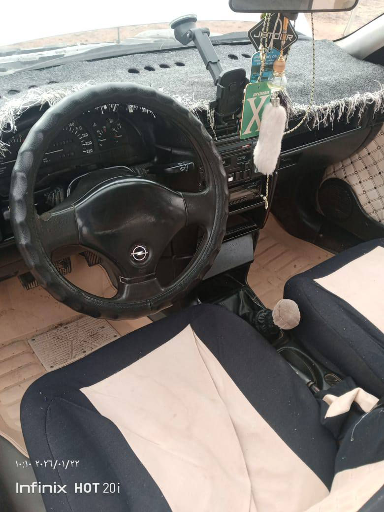 السلام عليكم اوبل فكتره للبيع محرك 16شرط كير محرك صدر،اربع تايرات جديد موديل90 السعر38بيه مجال بسيط رقم ***********
