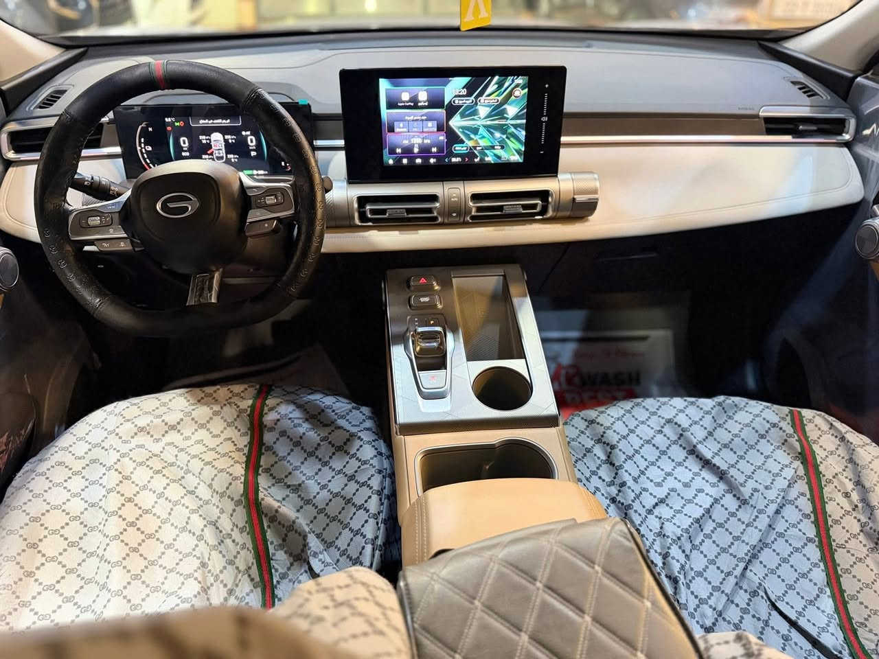 السلام عليكم 
سيارة Emkoo 
شركة GAC 
موديل 2025
كفالة عامة امتياز شركة 
ضمان حقيقي 5 سنوات من الشركة 🔥
4سلندر 
محرك 2.0
هايبرد تشحن نفسها بنفسها من خلال السرعة ✅
ماشية 5000km حقيقي السيارة زيروووووو لوك جديد 
السعر 255$
مكان السيارة واسط -الصويرة 
لا اقبل مراوس فقط بيع ❤️‍🔥

للتواصل ***********
