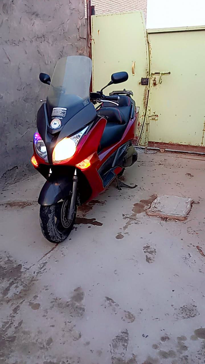 السلام عليكم سلفر ونج جيتي 400 لبيع مكفوله ما بيها نقص سعر 18وبيها مجال مكان بغداد دوره *********** مو جوده واتساب
