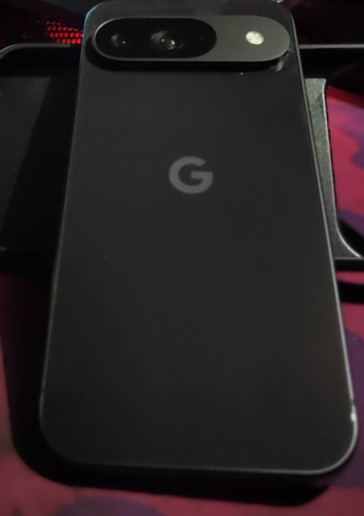 السلام عليكم و رحمة الله
للبيع فقط بكسل 9 العادي كارتون موجود
 لون اسود ذاكره 128 نظافته 95% وياه كفرات و لاسق بيه مكفوله من كلشي فقط مقفول سيمكارت و مفتوح تخطي اي مشاكل مابيه ولا واجهت بيه مشاكل 
رايده ب 525 الف وبيه مجال
عنوان بغداد شارع فلسطين تجي تاخذه من باب البيت
***********-***********
