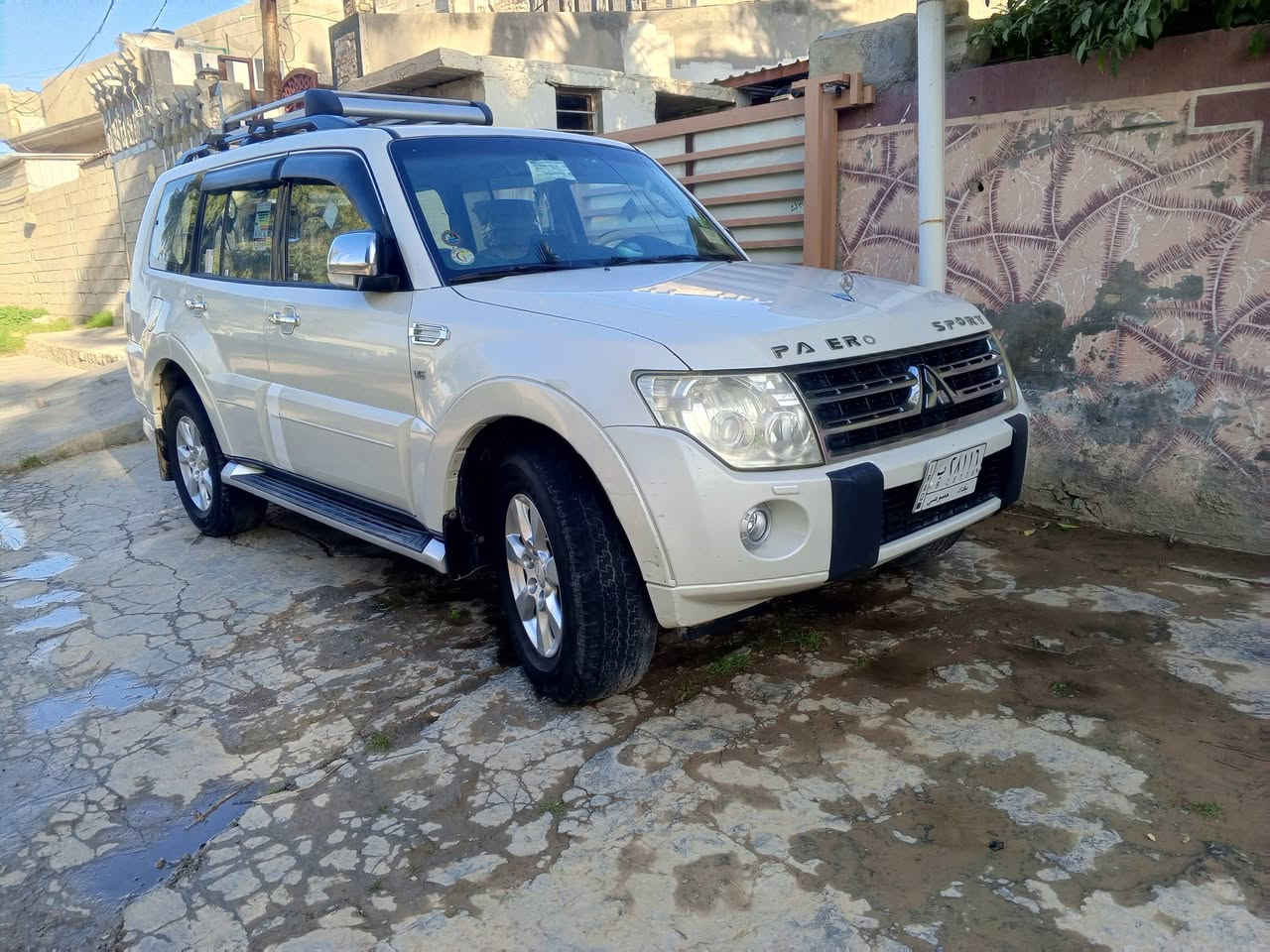 السلام عليكم من رخصه الادمن سياره باجيرو حبتور 2010 رقم بغداد سنويه لحد 27 باسمي تبريد مواصفات واحد على واحد موقع السياره ديالى المقداديه ماشيه سياره 160 السعر 135 بي مجال رقم صاحب السياره *********** الحاج ابو علي
