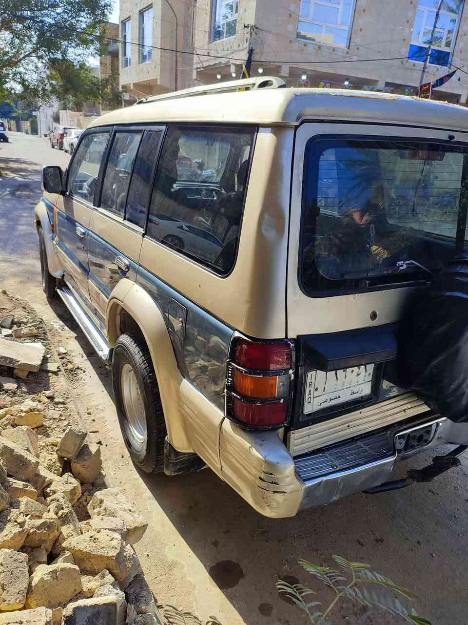 سياره للبيع بجيرو مكين ففتي ثنين ونص رقم واسط مكان سيره واسط سعر ٥٠ بيه مجال تصل ***********
